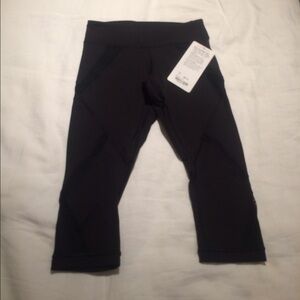 Lululemon cool to street crop size: 6